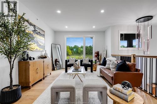 8336 Annie, Mcgregor, ON - Indoor
