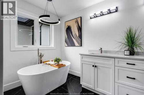 8336 Annie, Mcgregor, ON - Indoor Photo Showing Bathroom