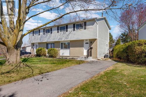226 OLD COLONY ROAD  Ottawa, ON K2L 1M7