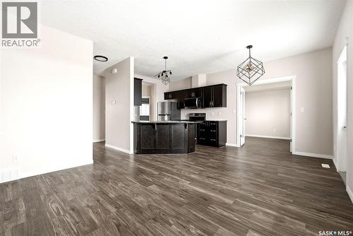 401 3826 Dewdney Avenue E, Regina, SK - Indoor Photo Showing Kitchen