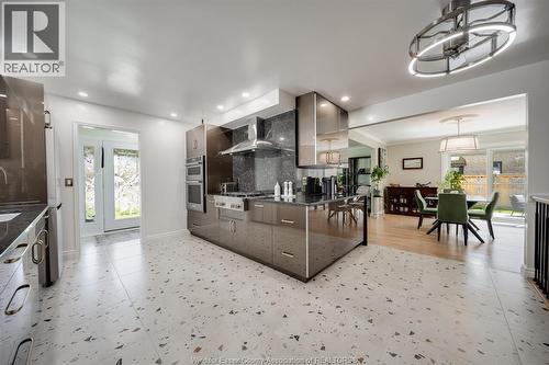 109 Centennial, Tecumseh, ON - Indoor Photo Showing Kitchen