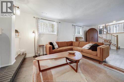 109 Centennial, Tecumseh, ON - Indoor Photo Showing Living Room