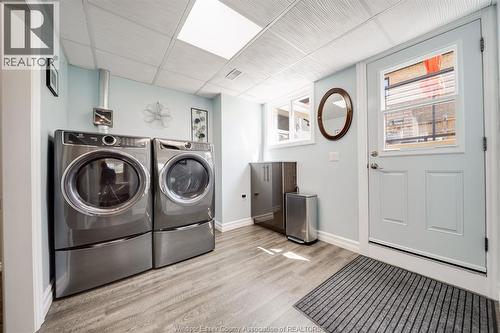 109 Centennial, Tecumseh, ON - Indoor Photo Showing Laundry Room