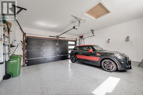 109 Centennial, Tecumseh, ON - Indoor Photo Showing Garage