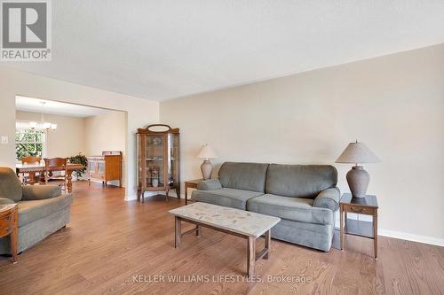 62 Fourwinds Road, London South (South K), ON - Indoor Photo Showing Living Room