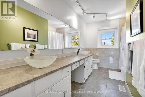 62 Fourwinds Road, London South (South K), ON - Indoor Photo Showing Bathroom