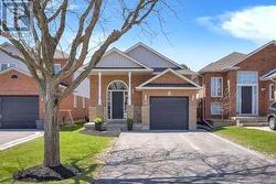 78 CECIL FOUND CRESCENT  Clarington (Courtice), ON L1E 2W1