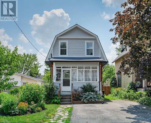 137 PERTH STREET  Stratford, ON N5A 3Y1