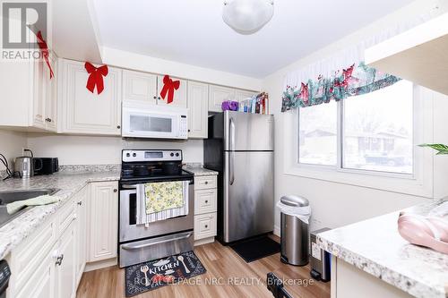 50 Lakeshore Rd Unit 44 Road, St. Catharines (Lakeport), ON - Indoor Photo Showing Kitchen