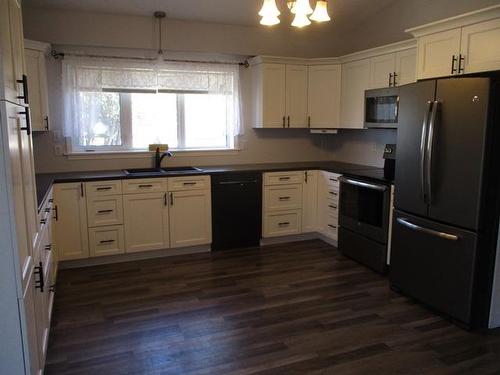849 Mcintyre Drive, Dryden, ON - Indoor Photo Showing Kitchen With Double Sink