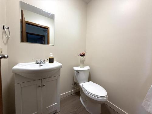 982 Hwy 608, Neebing, ON - Indoor Photo Showing Bathroom