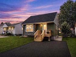 743 Syndicate Avenue N Thunder Bay, ON P7C 3X3