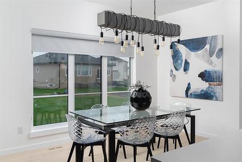11 Ash Cove, Headingley, MB 
