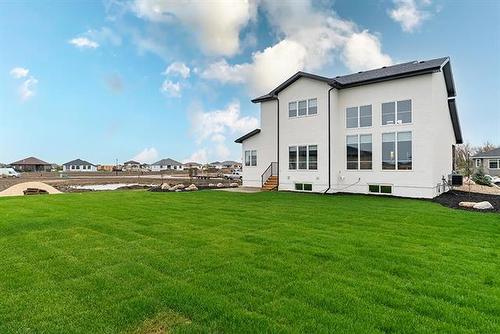 11 Ash Cove, Headingley, MB 