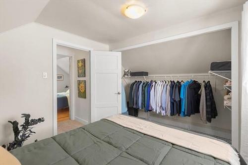 935 Hector Ave, Winnipeg, MB 