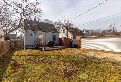 935 Hector Ave, Winnipeg, MB 
