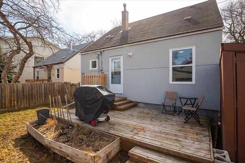 935 Hector Ave, Winnipeg, MB 