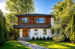 1245 Ch. du Lac-St-Louis  Léry, QC J6N 1A9