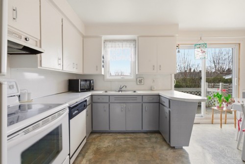 Cuisine - 641 Rue Leclerc, Acton Vale, QC - Indoor Photo Showing Kitchen With Double Sink