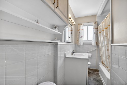 Bathroom - 10171  - 10173 Av. Des Laurentides, Montréal (Montréal-Nord), QC - Indoor Photo Showing Bathroom