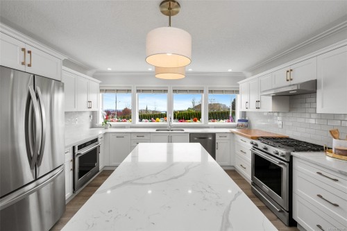 2304 Boulding Rd, Mill Bay, BC 