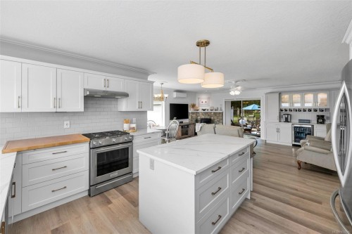 2304 Boulding Rd, Mill Bay, BC 