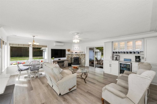 2304 Boulding Rd, Mill Bay, BC 