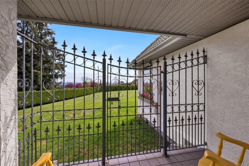 2304 Boulding Rd, Mill Bay, BC 