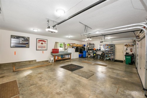 2304 Boulding Rd, Mill Bay, BC 