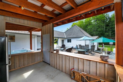 2304 Boulding Rd, Mill Bay, BC 