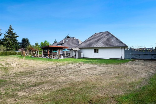 2304 Boulding Rd, Mill Bay, BC 