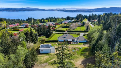 2304 Boulding Rd, Mill Bay, BC 