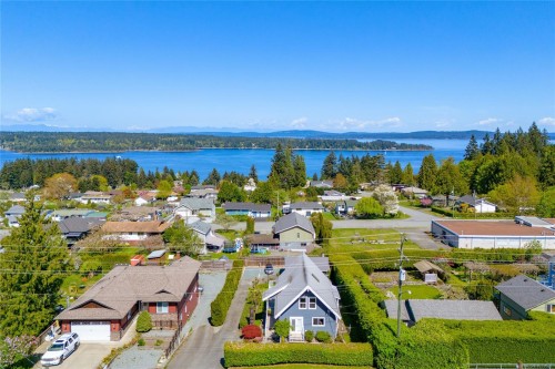433 Davis Rd, Ladysmith, BC 