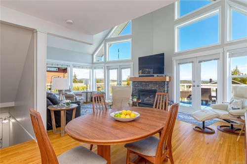 433 Davis Rd, Ladysmith, BC 