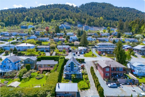 433 Davis Rd, Ladysmith, BC 