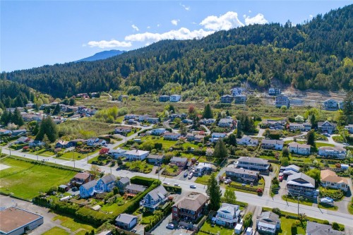 433 Davis Rd, Ladysmith, BC 