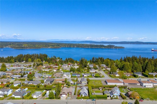 433 Davis Rd, Ladysmith, BC 