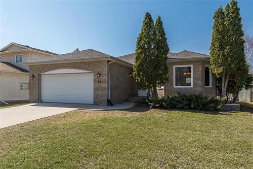 83 Oakhurst CR  Winnipeg, MB R2P 2L9