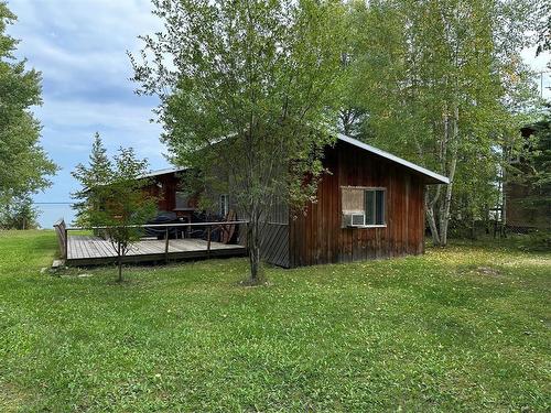 10 Leaside Beach Road, Pine Dock, MB - Outdoor