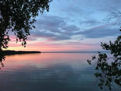 10 Leaside Beach Road, Pine Dock, MB - Outdoor With Body Of Water With View