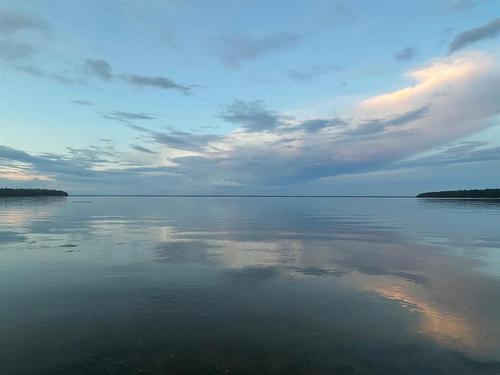 10 Leaside Beach Road, Pine Dock, MB - Outdoor With Body Of Water With View