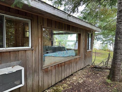 10 Leaside Beach Road, Pine Dock, MB - Outdoor With Exterior