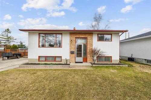 19 Cranbrook Bay  Winnipeg, MB R2C 0N8