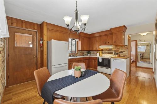 19 Cranbrook Bay, Winnipeg, MB - Indoor Photo Showing Dining Room