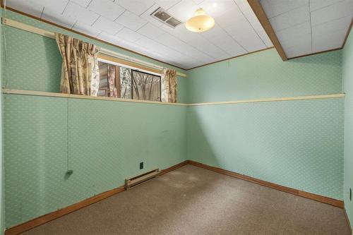 19 Cranbrook Bay, Winnipeg, MB - Indoor Photo Showing Other Room