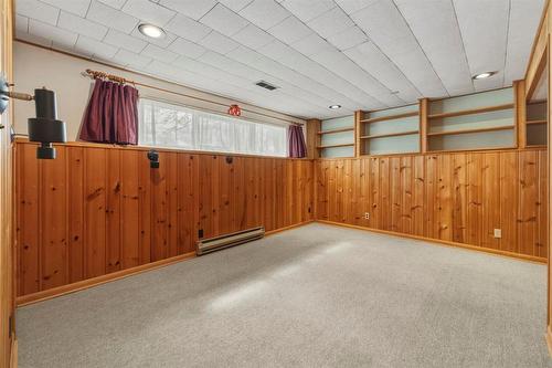 19 Cranbrook Bay, Winnipeg, MB - Indoor Photo Showing Other Room