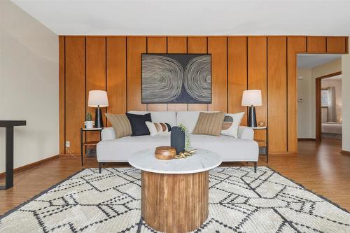 19 Cranbrook Bay, Winnipeg, MB - Indoor Photo Showing Living Room