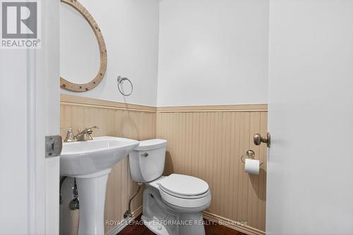 774 Manitou Drive, Ottawa, ON - Indoor Photo Showing Bathroom