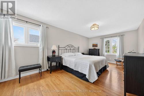 774 Manitou Drive, Ottawa, ON - Indoor Photo Showing Bedroom