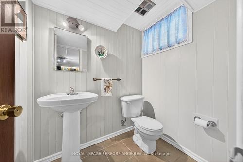 774 Manitou Drive, Ottawa, ON - Indoor Photo Showing Bathroom